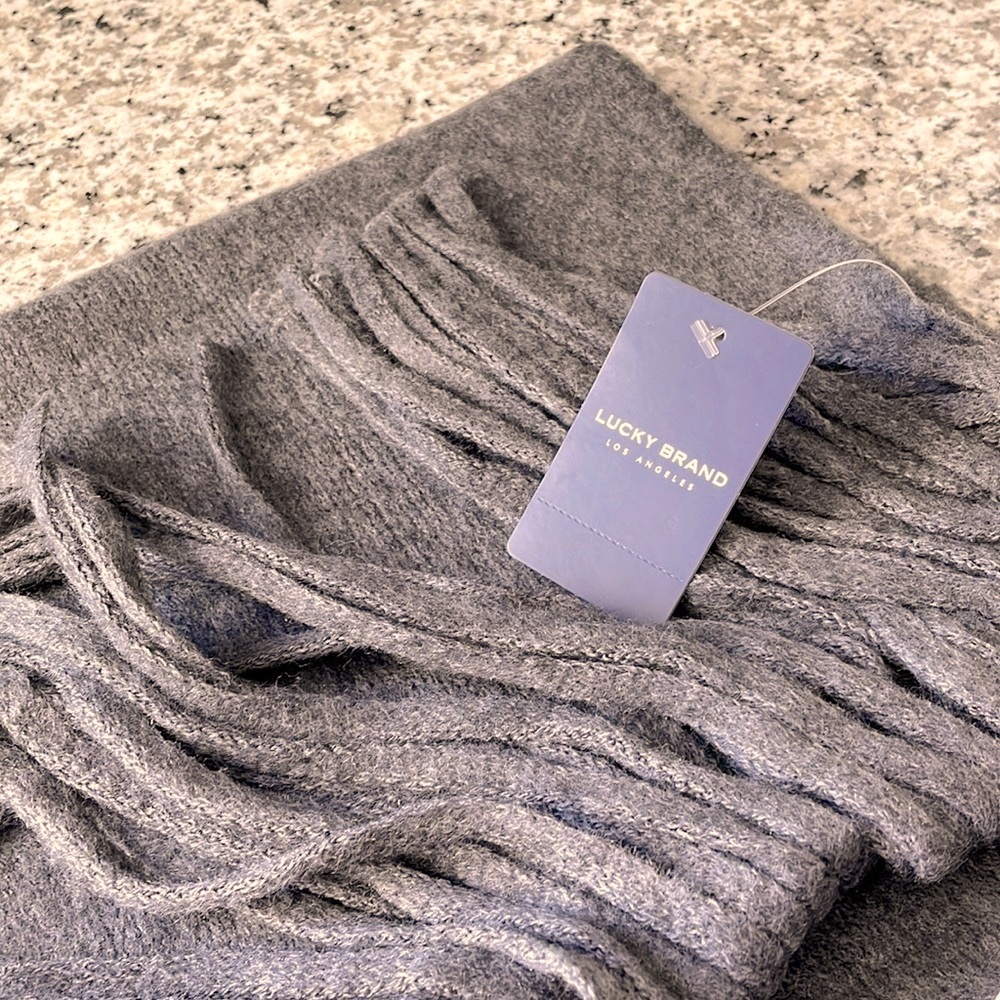 NWT Lucky Brand Gray Scarf